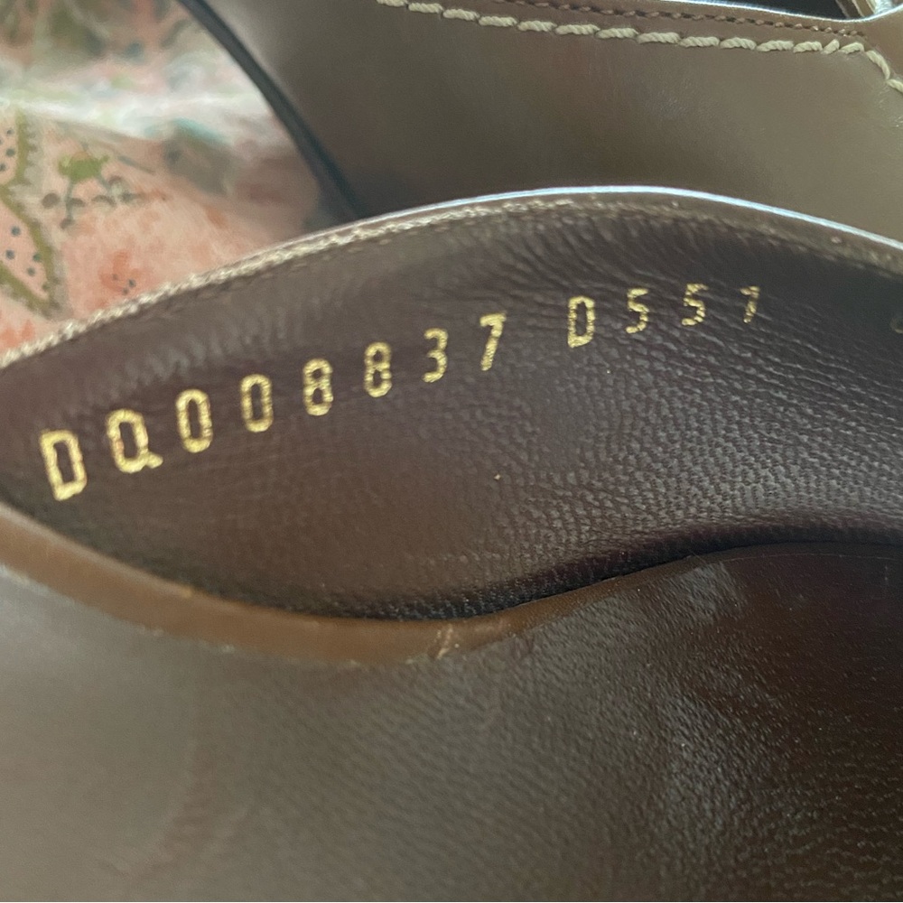 Ferragamo Chocolate Brown 2.25 inch Sandals. Size 8B, Made in Italy. Stunning - Picture 9 of 16